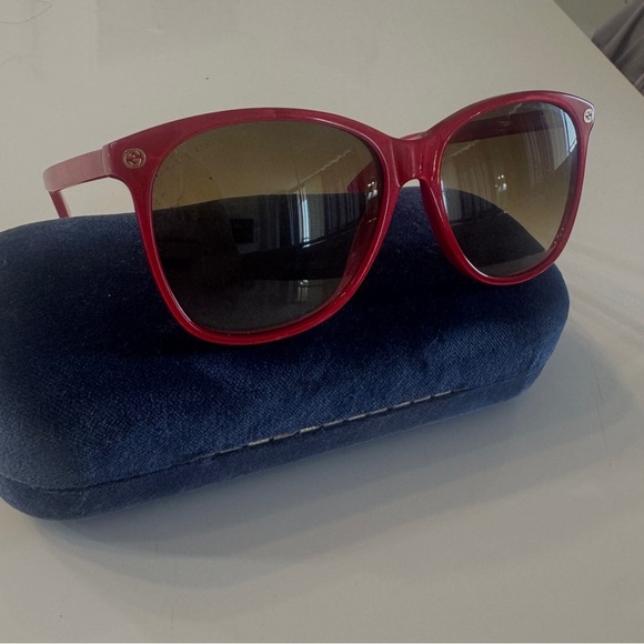 Gucci Vibrant Red Eyewear - Picture 2 of 3